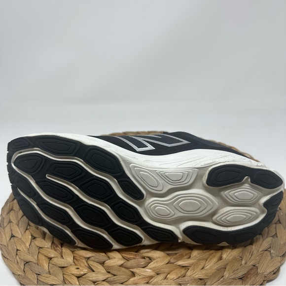 NEW BALANCE Fresh Foam 880 V14 Running Shoes Black White Size 8.5 Men's, 10 Wome - Picture 3 of 8